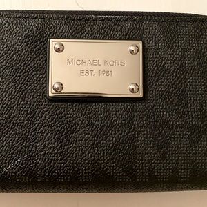 Michael Kors wristlet
